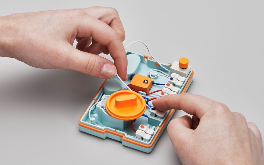 Ambessa Play DIY Flashlight