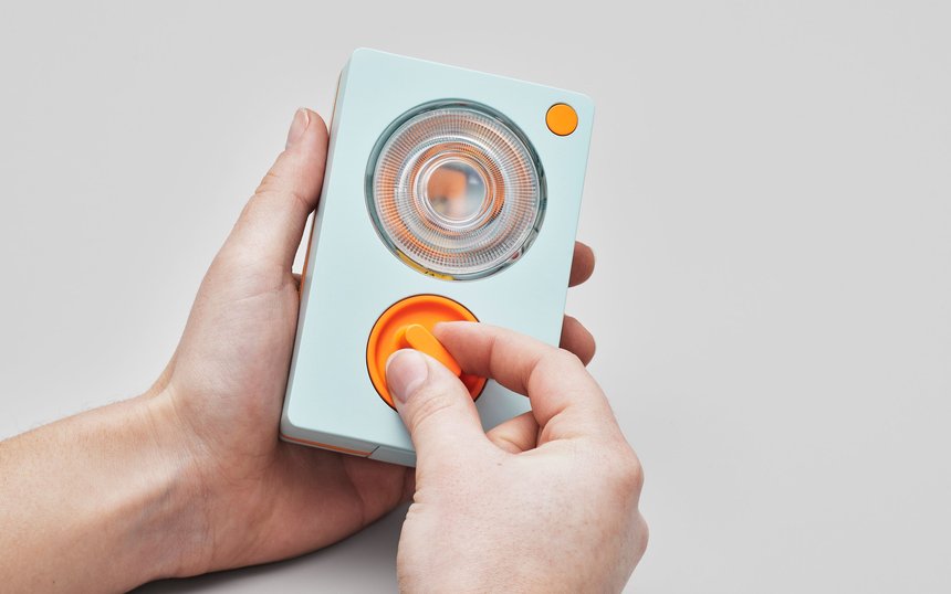 Ambessa Play DIY Flashlight