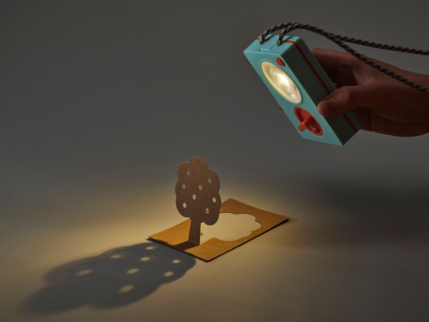 Ambessa Play DIY Flashlight